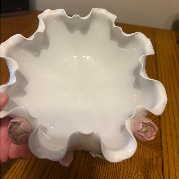 Chinese Porcelain Vase With Mandarin Ducks  on Lily Pads with Pink Flowers - Picture 10 of 11